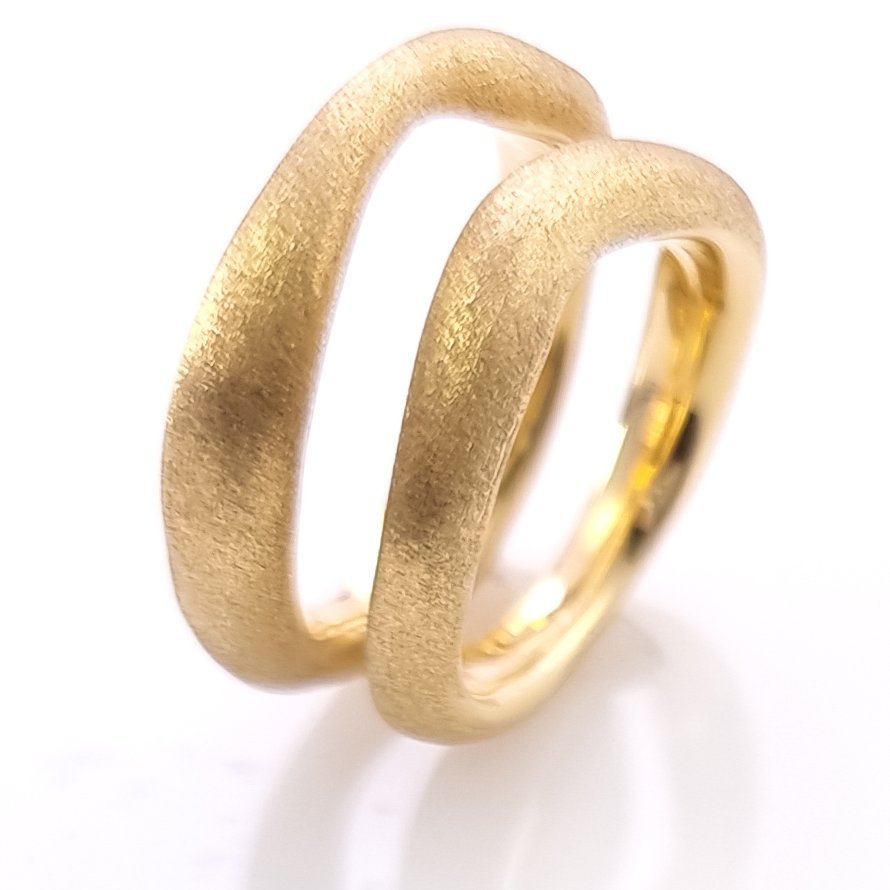 750er Gelbgold Trauring Handarbeit