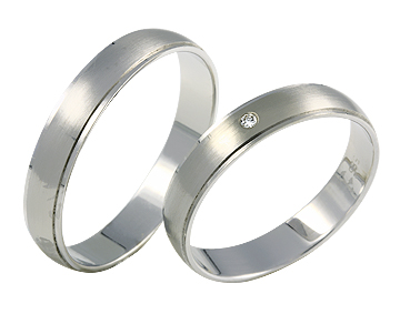 Weißgoldehering mit einem feinen weißen Brillanten