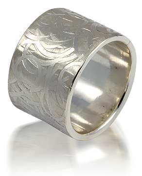 Ring - gehämmerter Strukturoberfläche