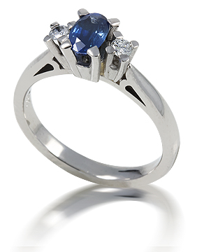Verlobungsring - ovalen, blauen Safir